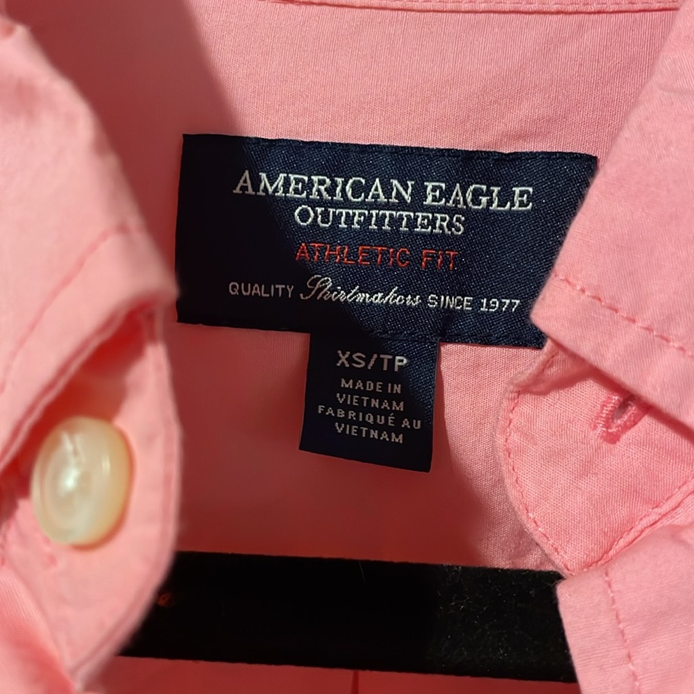 Men’s American Eagle XS Bright pink Button Down Shirt - Picture 3 of 6